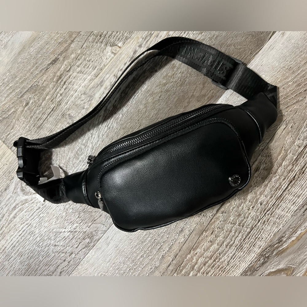 Steve Madden Women’s Black Belt Fanny Pack